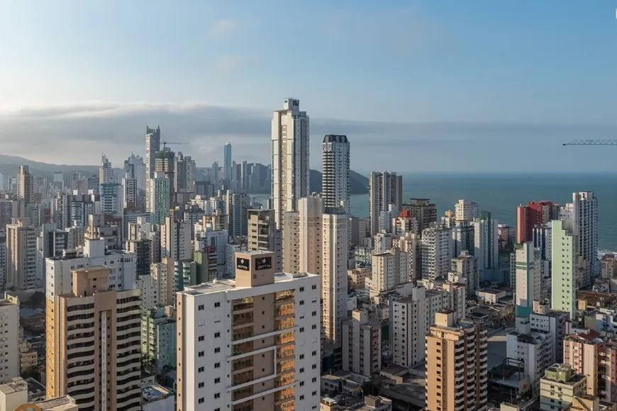 Apartamento com 3 quartos, 128m², à venda em Balneário Camboriú, Centro - Corretora de Imóveis - Jéssica Gomes.