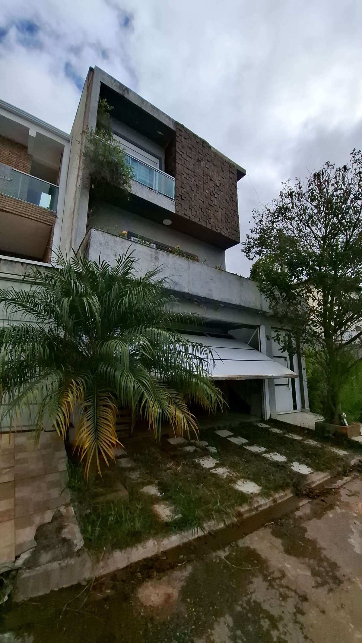 Casa à venda em Itapevi, com 3 quartos, 150m² - Corretora de Imóveis - Jéssica Gomes.