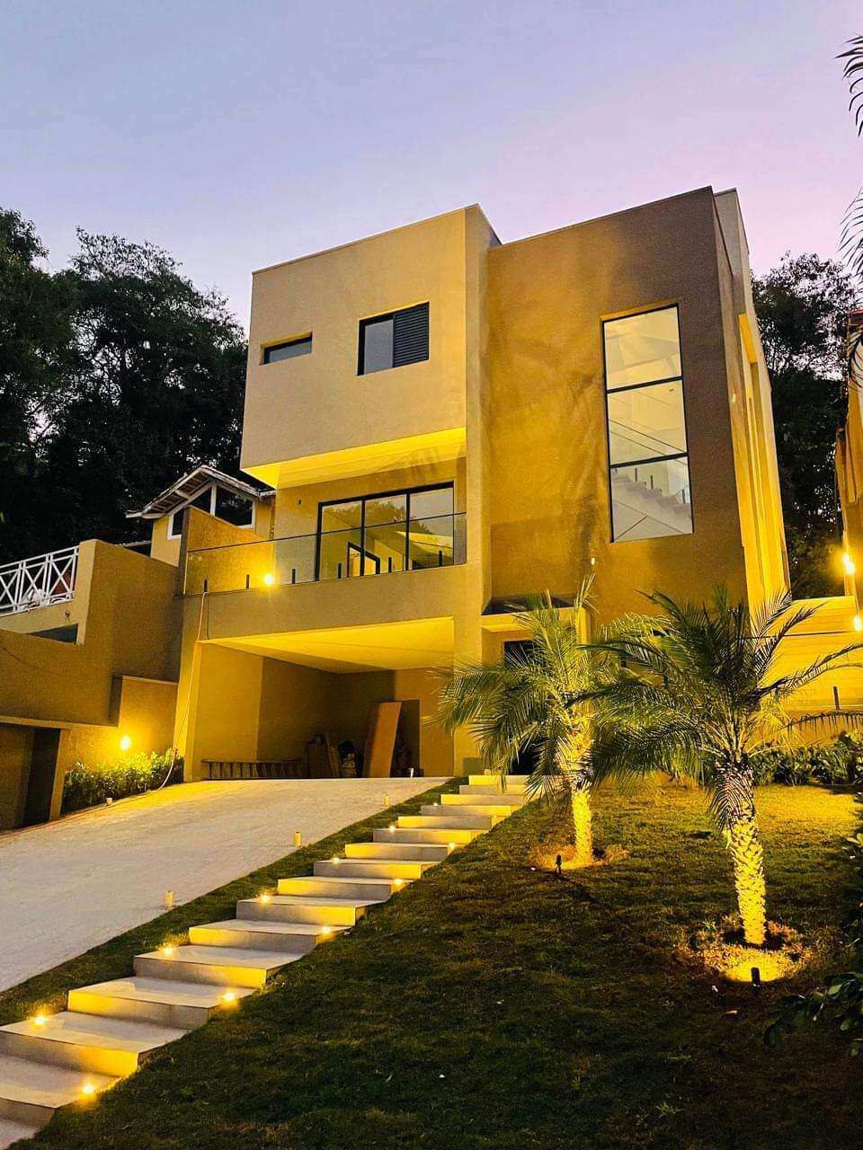 Casa de condomínio à venda em Cotia, com 3 quartos, 360m² - Corretora de Imóveis - Jéssica Gomes.