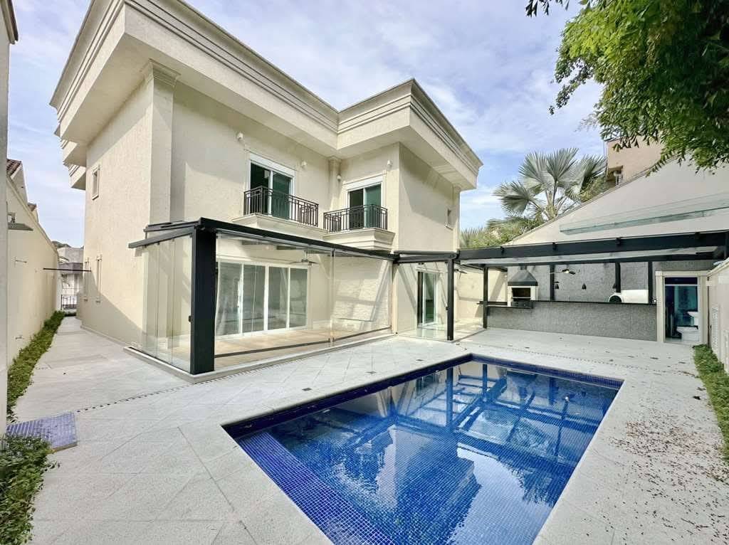 Casa de condomínio à venda em Cotia, São Paulo II, com 5 quartos, 500,92m² - Corretora de Imóveis - Jéssica Gomes.