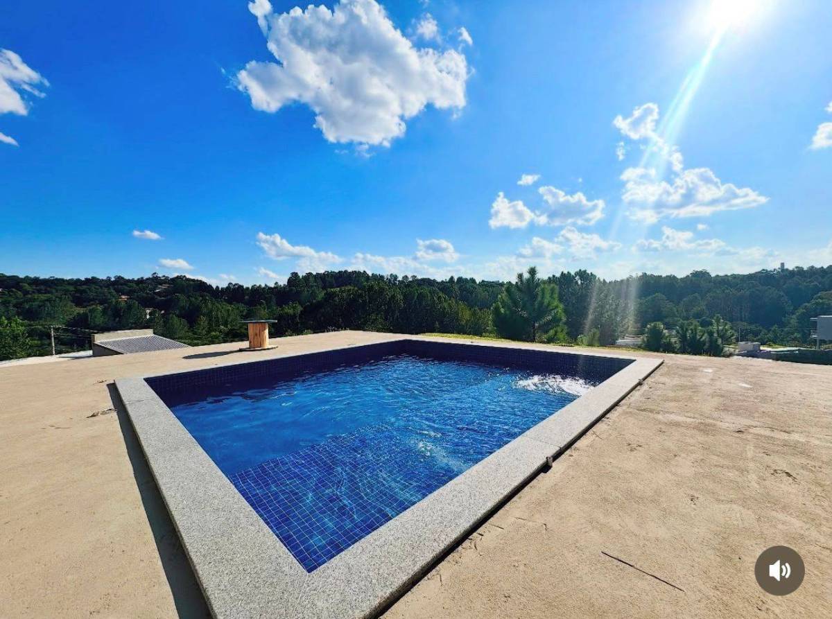 Casa de condomínio à venda em Jundiaí, Caxambu, com 3 quartos, 1114m² - Corretora de Imóveis - Jéssica Gomes.