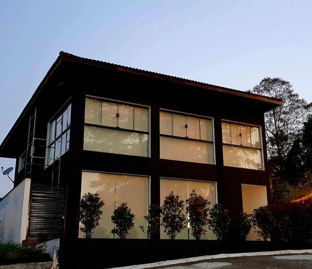 Casa de condomínio à venda em Mairiporã, com 4 quartos, 500m² - Corretora de Imóveis - Jéssica Gomes.