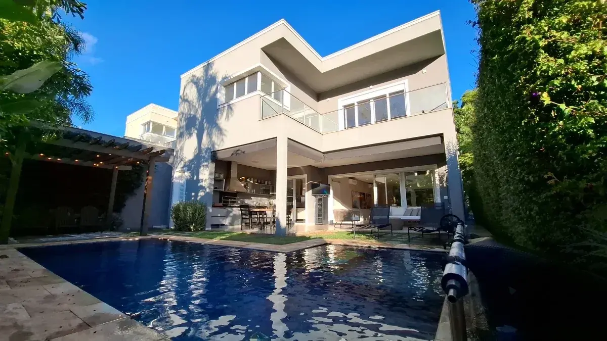 Casa de condomínio à venda em Santana de Parnaíba, Cidade Tamboré, com 4 quartos, 500m² - Corretora de Imóveis - Jéssica Gomes.