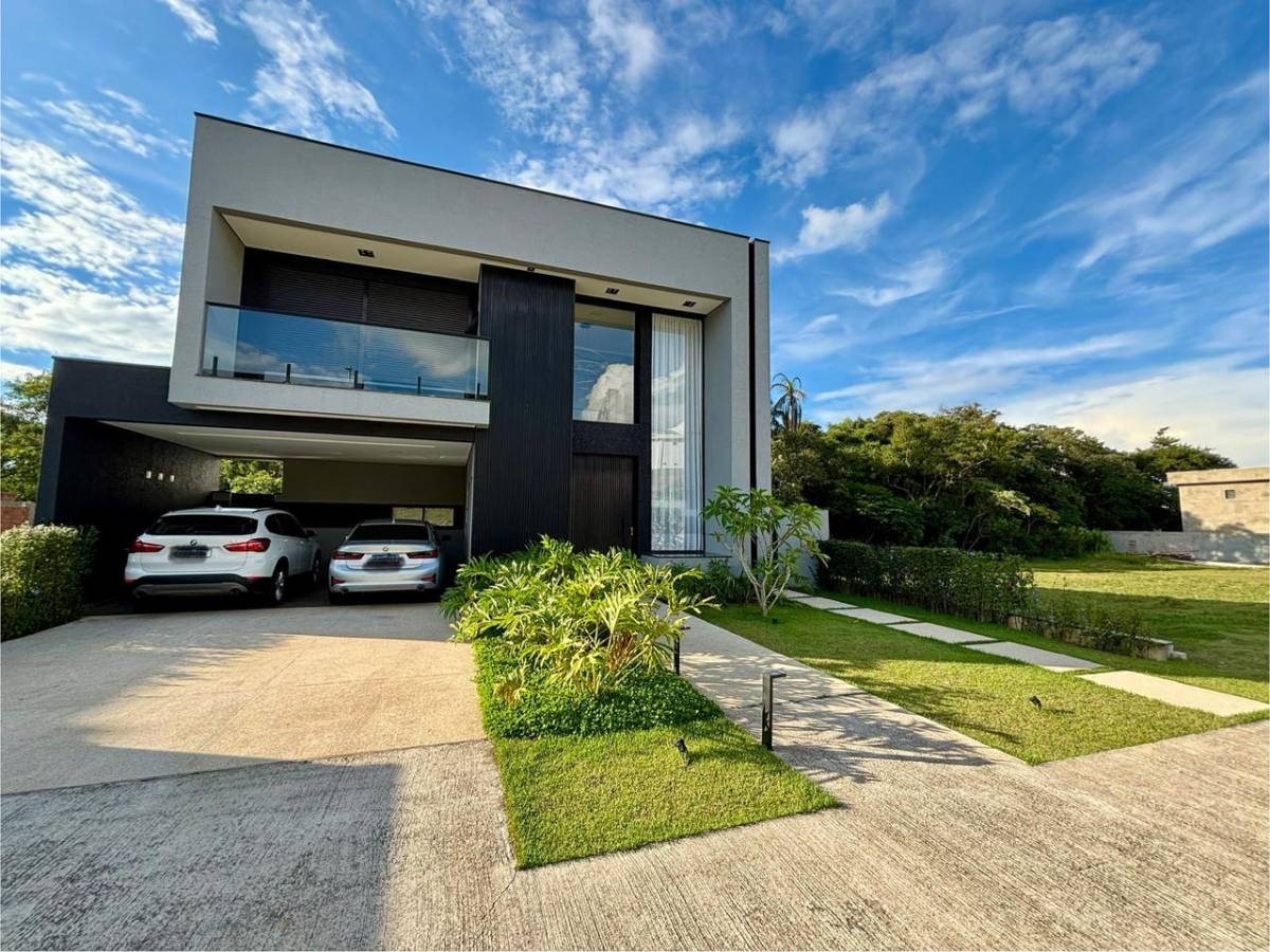 Casa de condomínio à venda em Santana de Parnaíba, com 4 quartos, 420m² - Corretora de Imóveis - Jéssica Gomes.