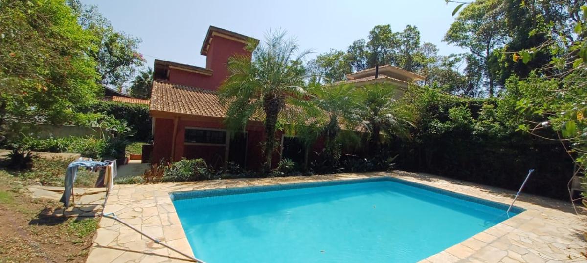 Casa de condomínio com 4 quartos, 371m² em Cotia - Corretora de Imóveis - Jéssica Gomes.