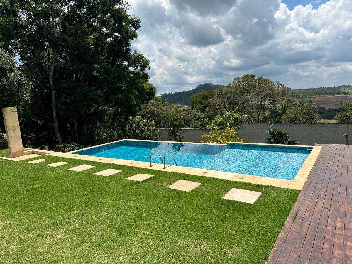 Chácara à venda em Cotia, Caucaia do Alto, com 4 quartos, 1000m² - Corretora de Imóveis - Jéssica Gomes.