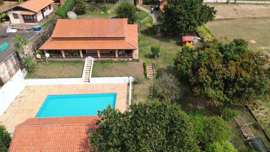 Chácara à venda em Itu, com 3 quartos, 2500m² - Corretora de Imóveis - Jéssica Gomes.