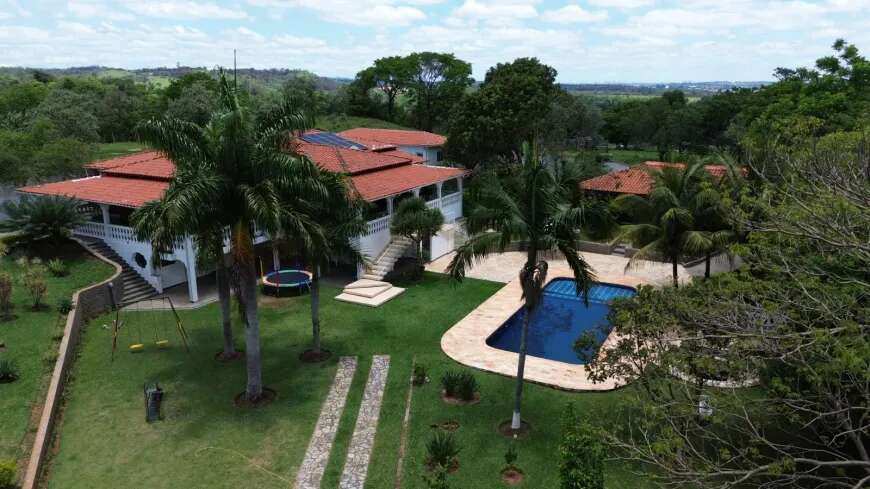 Chácara à venda em Itu, com 6 quartos, 3300m² - Corretora de Imóveis - Jéssica Gomes.