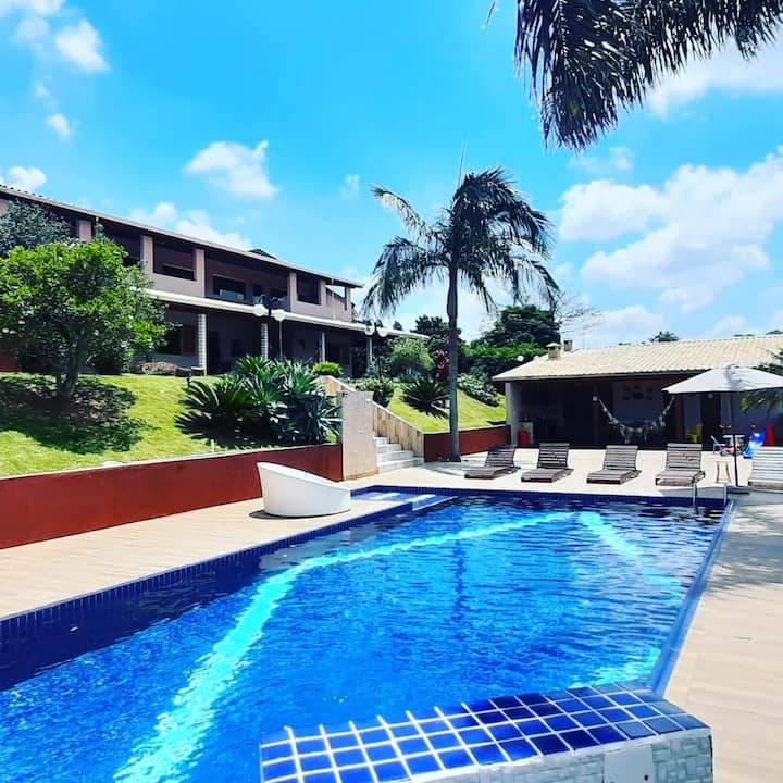 Chácara à venda em Mairinque, com 4 quartos, 2000m² - Corretora de Imóveis - Jéssica Gomes.