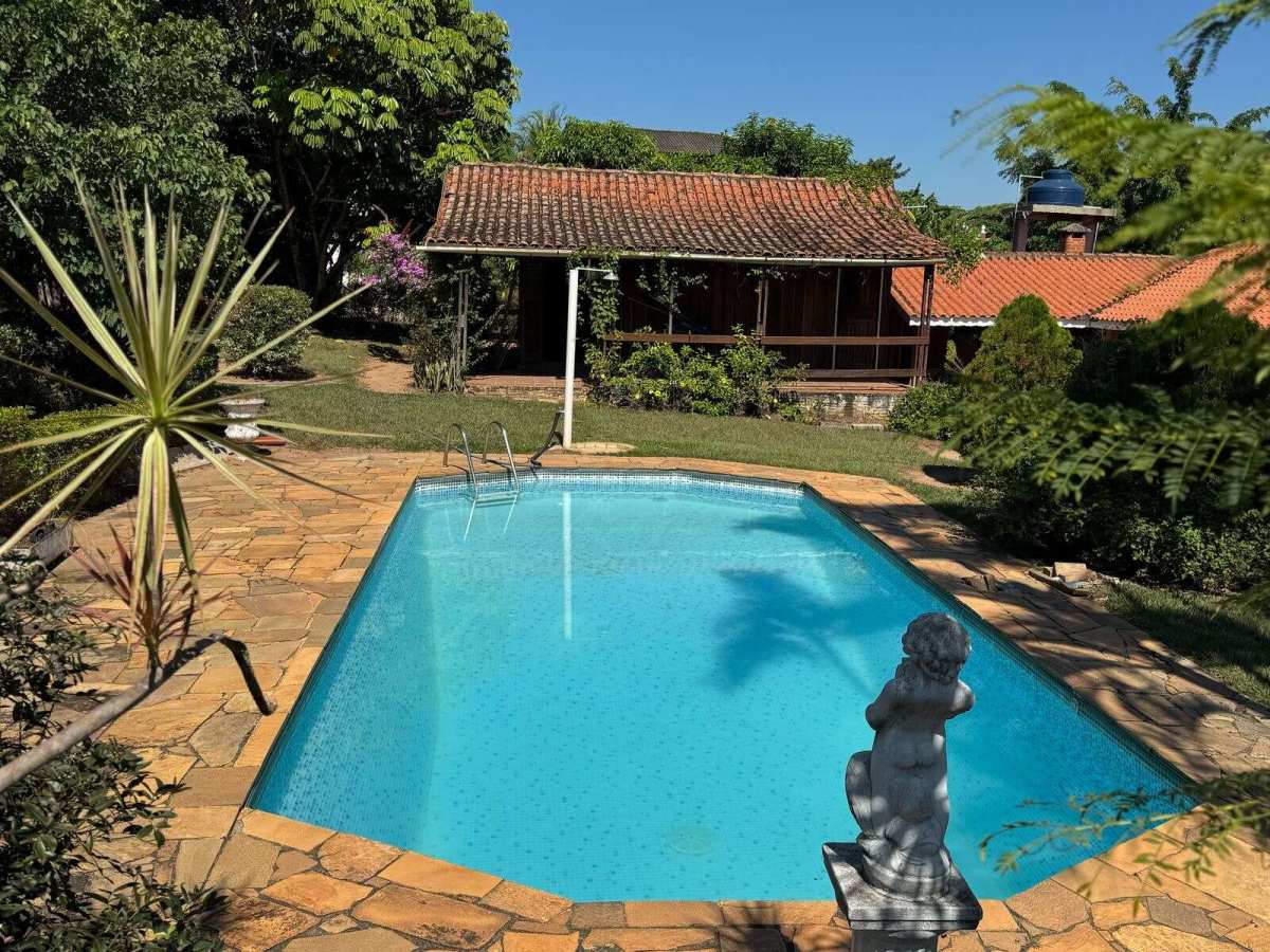 Chácara à venda em Porto Feliz, com 4 quartos, 4500m² - Corretora de Imóveis - Jéssica Gomes.