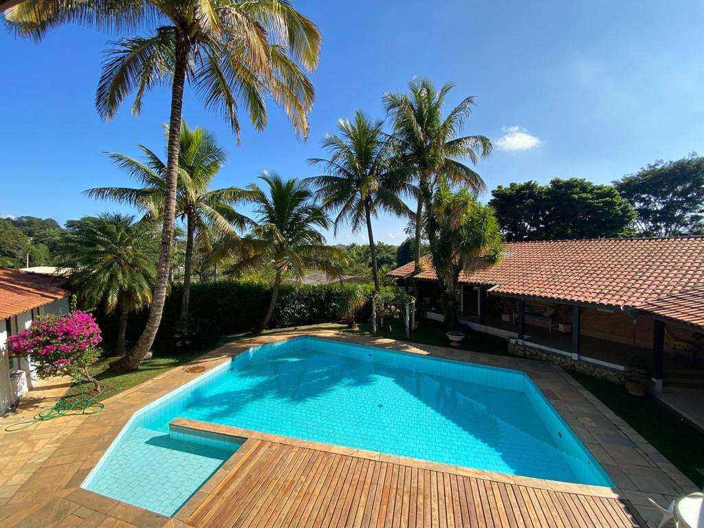 Chácara à venda em Tietê, com 7 quartos, 3.600m² - Corretora de Imóveis - Jéssica Gomes.