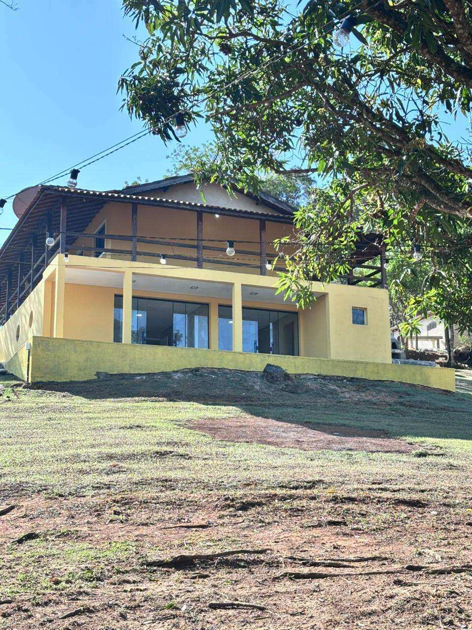 Chácara à venda em Vargem, com 3 quartos, 4.400m² - Corretora de Imóveis - Jéssica Gomes.