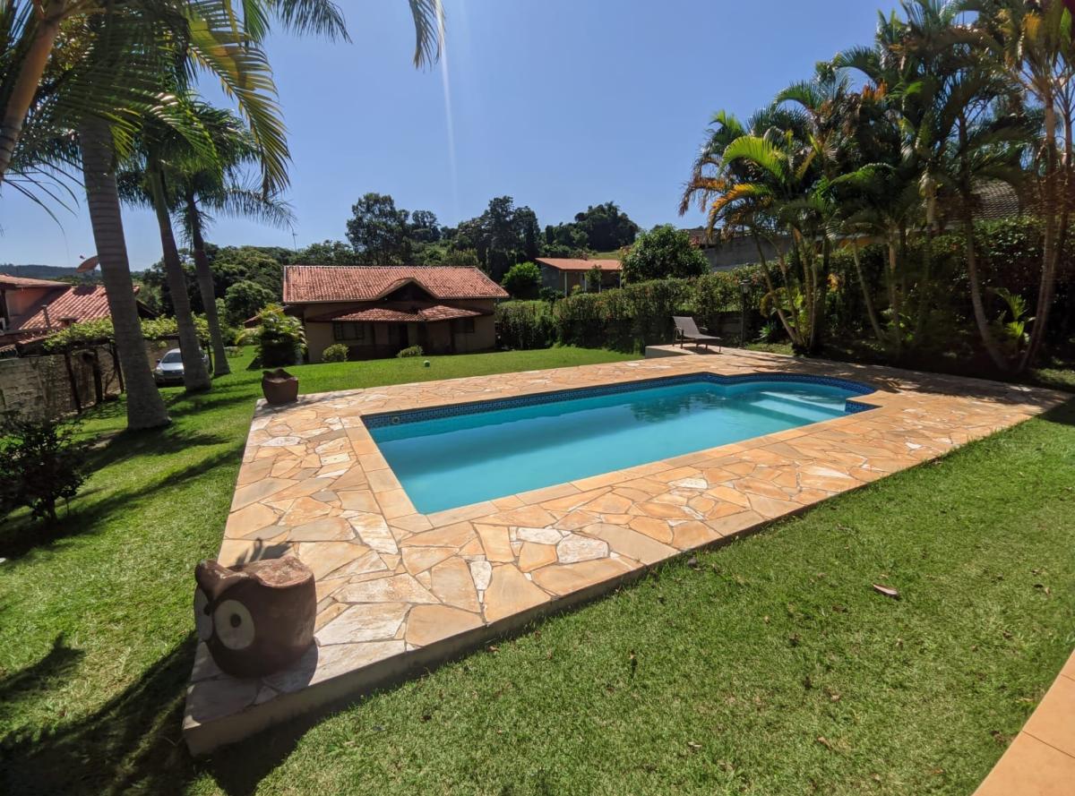 Chácara com 3 quartos, 1000m², à venda em Piracaia - Corretora de Imóveis - Jéssica Gomes.