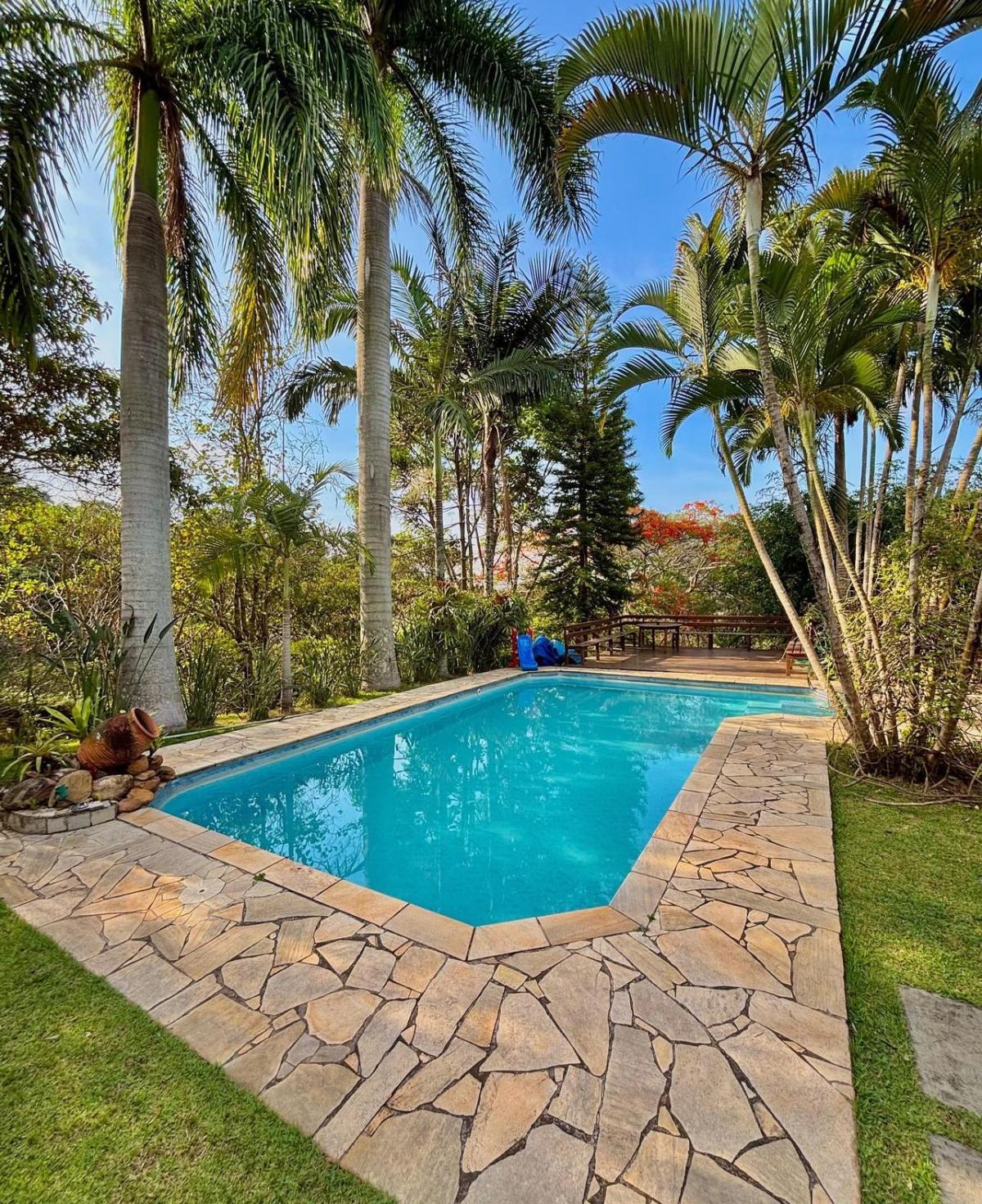 Chácara com 4 quartos, 1.210m², à venda em Piracaia - Corretora de Imóveis - Jéssica Gomes.