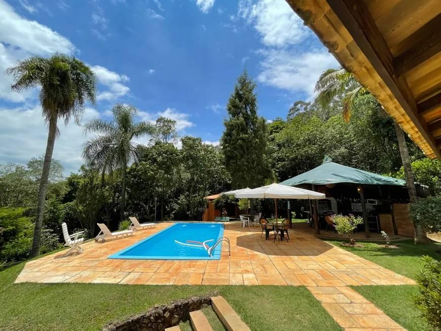 Chácara com 5 quartos, 6.500m², à venda em São Roque - Corretora de Imóveis - Jéssica Gomes.