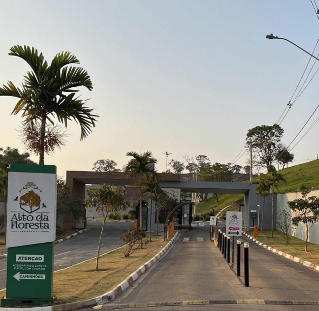 Terreno, 360m², à venda em Bom Jesus dos Perdões - Corretora de Imóveis - Jéssica Gomes.